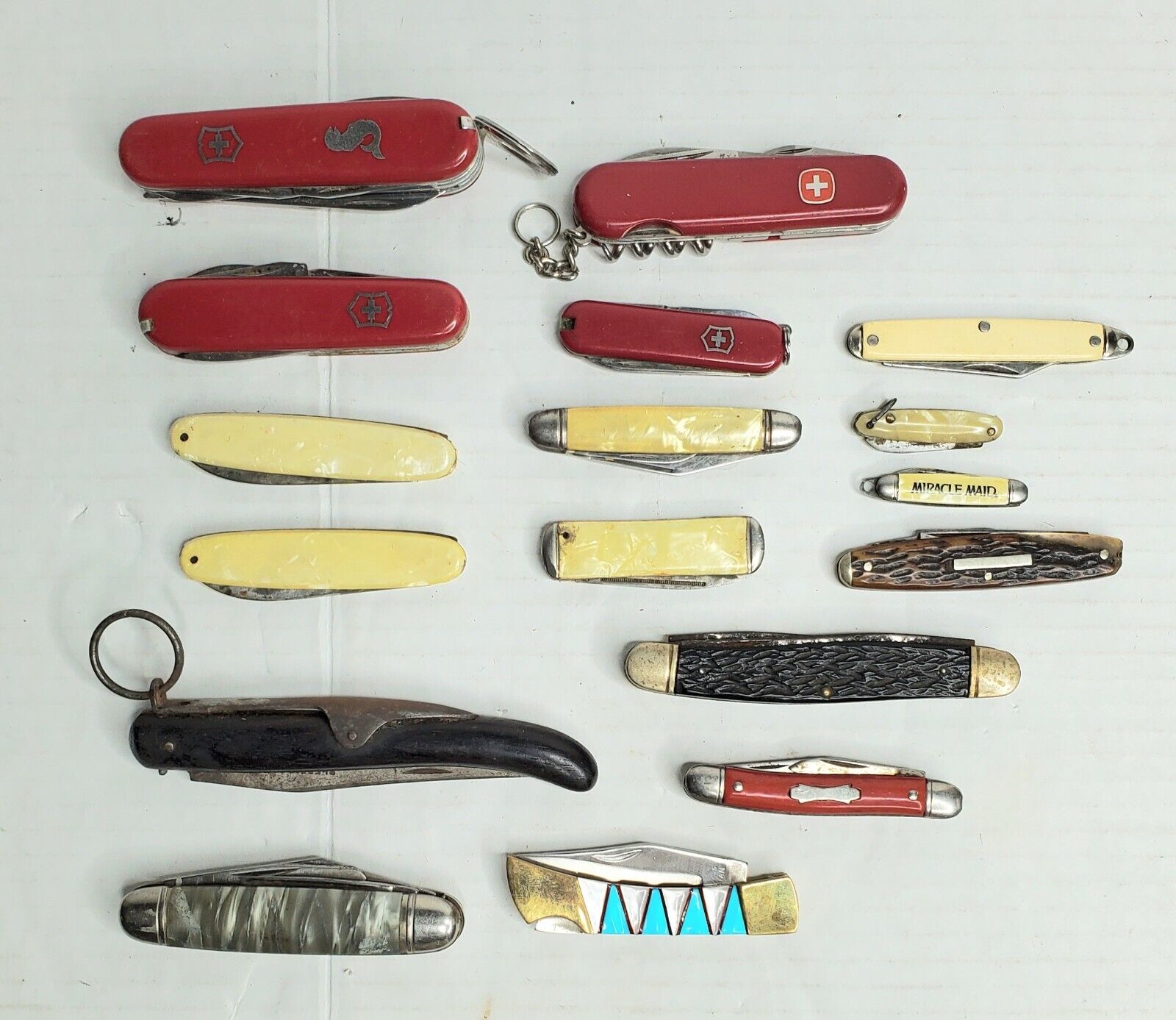 Lot Of 17 Vintage Folding Knives Swiss Army Victorinox, Impreial, Sheffield 