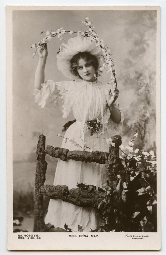 c 1907 Edwardian British Actress EDNA MAY Pretty Fashion theater photo postcard