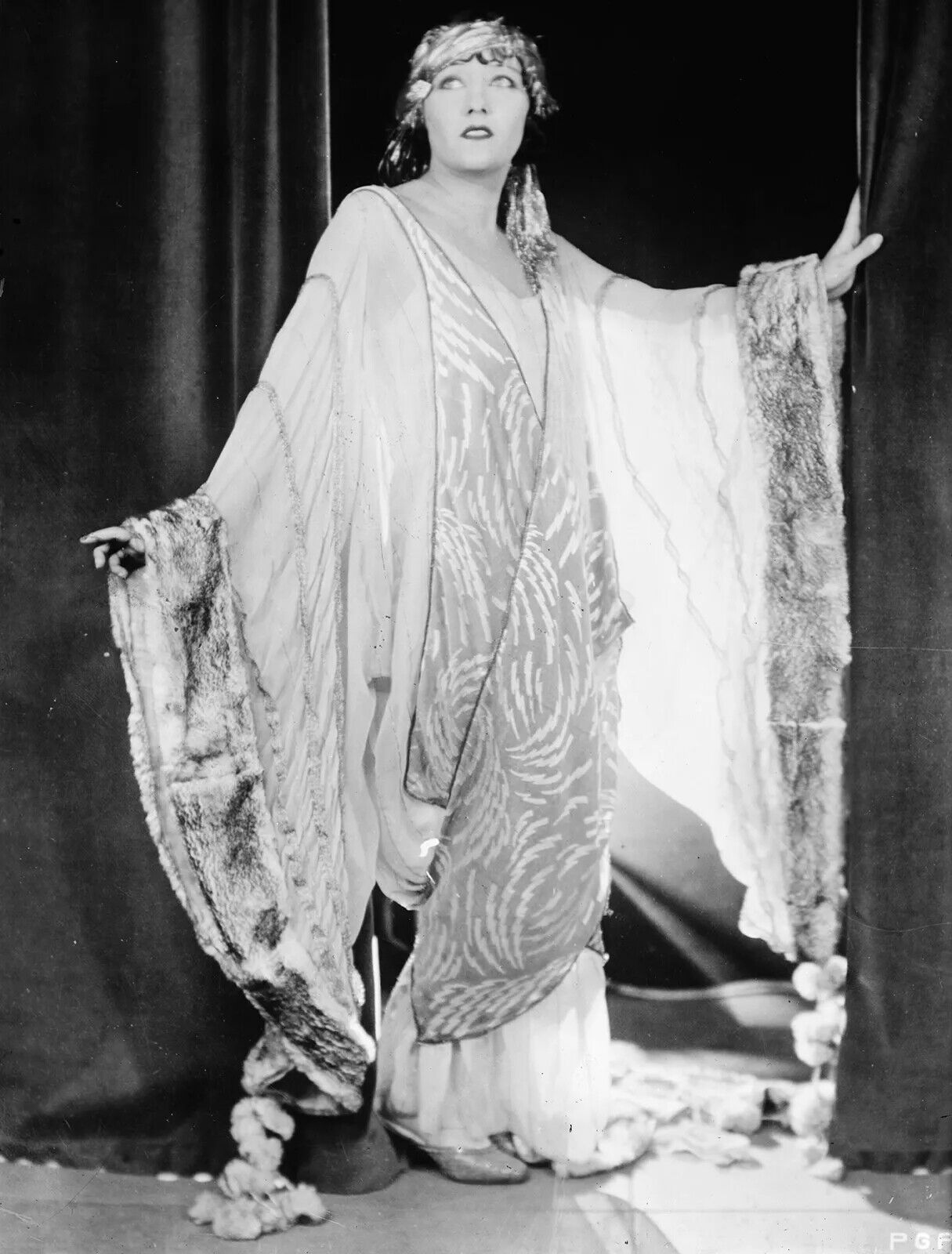 Classic Hollywood Actress GLORIA SWANSON Movie Picture Photo Print 5\