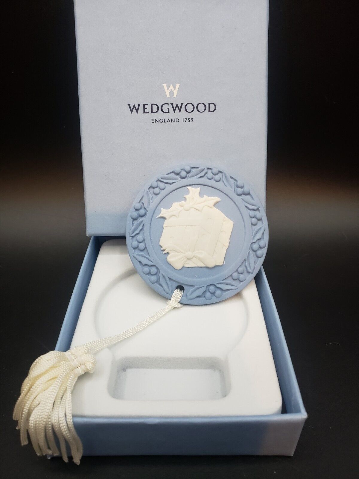 Wedgwood Est 1759 England Original Box Blue on Cream Medallion Rare