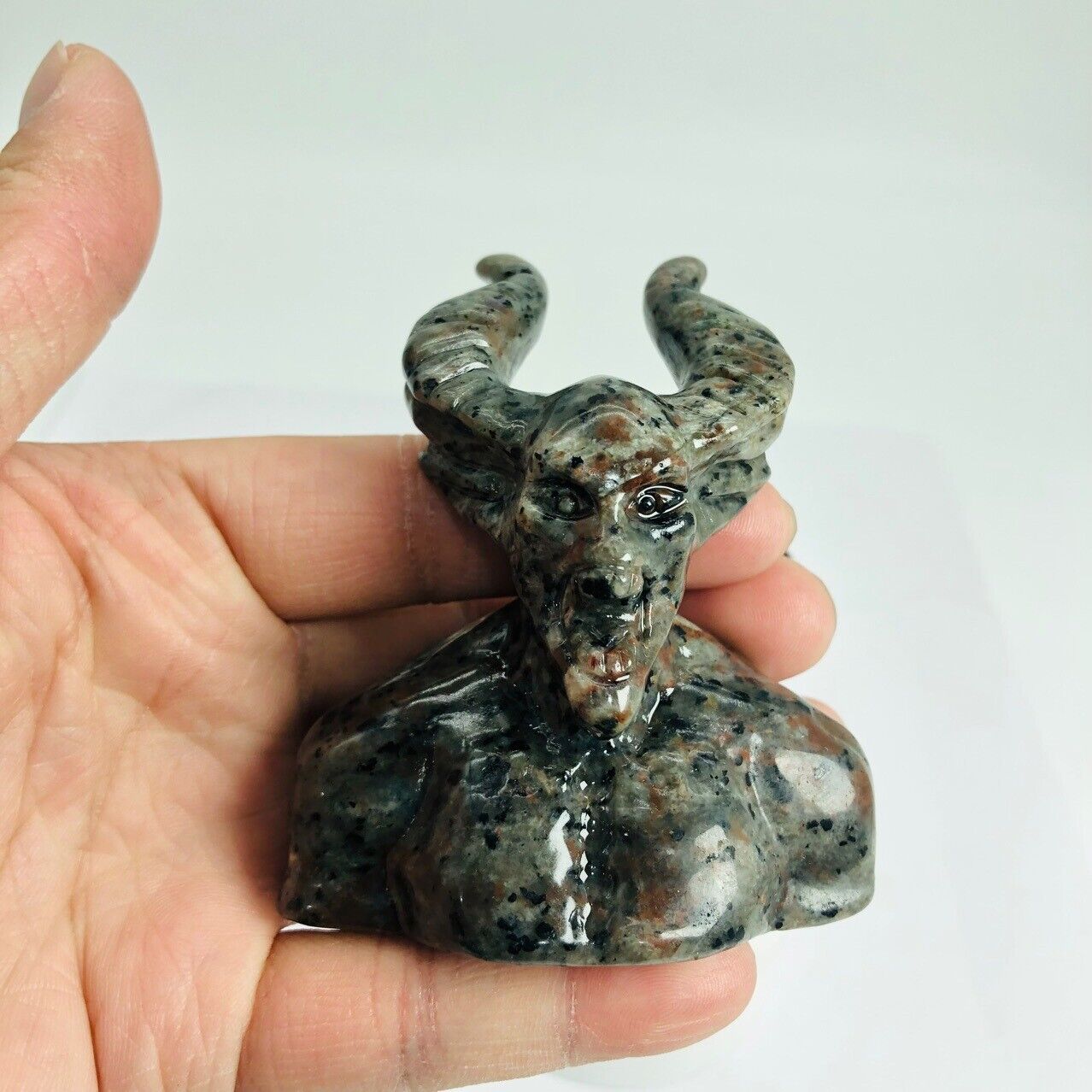 1pc Natural Yooperlite Goat-horned Devil Quartz Skull Flame\'s Stone Figurines