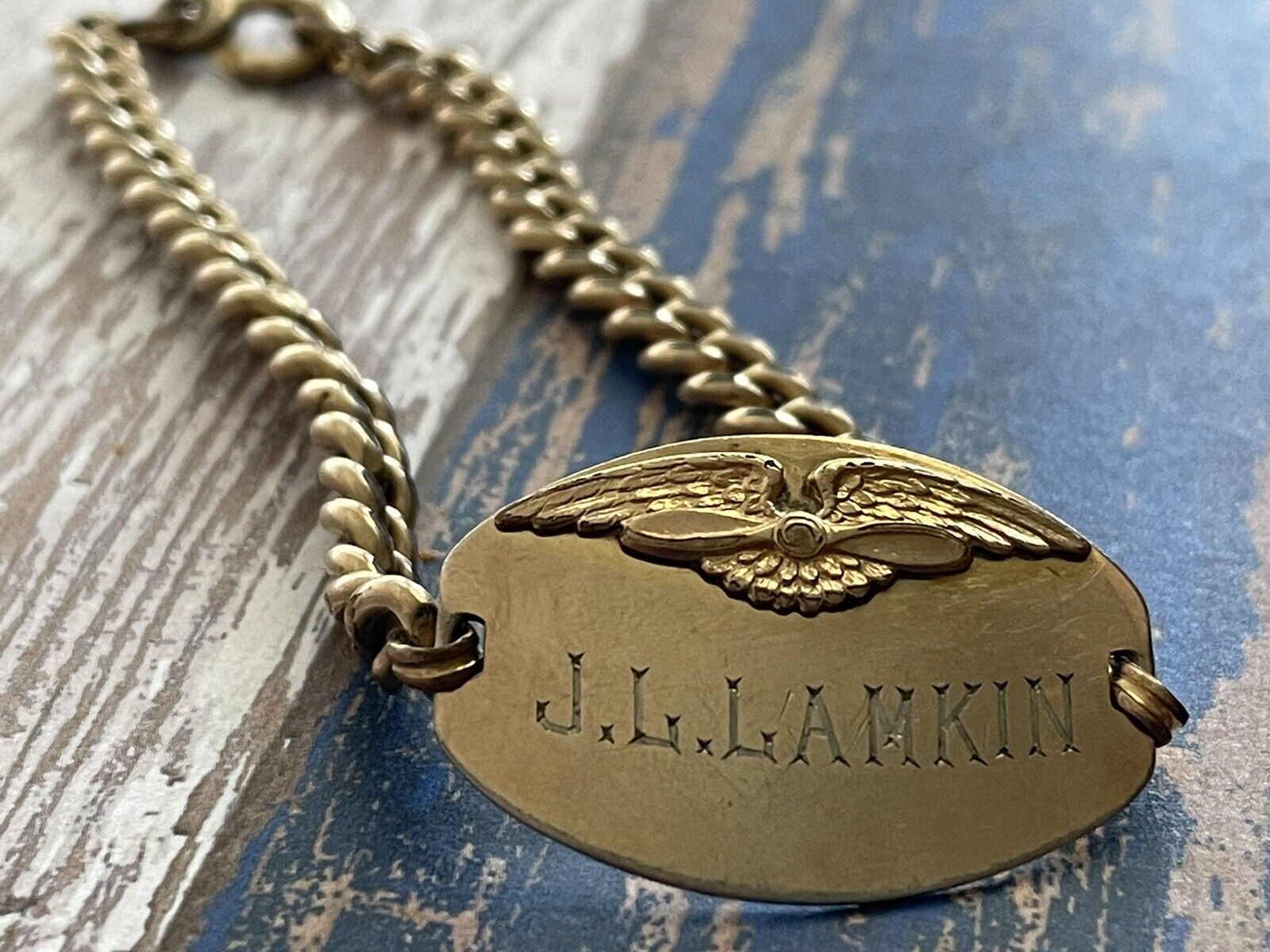 WWI or WWII US Army Air Service/Corps Sweetheart Bracelet w/ Prop Wings Insignia