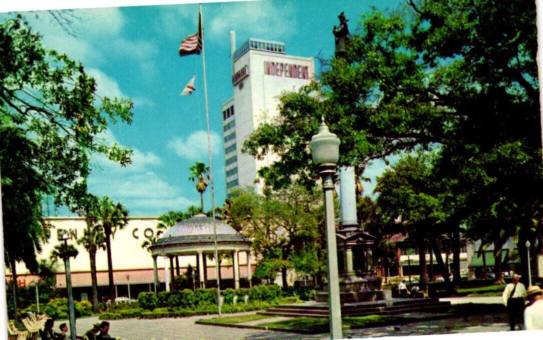 Downtown Hemming Park Jacksonville Florida Postcard