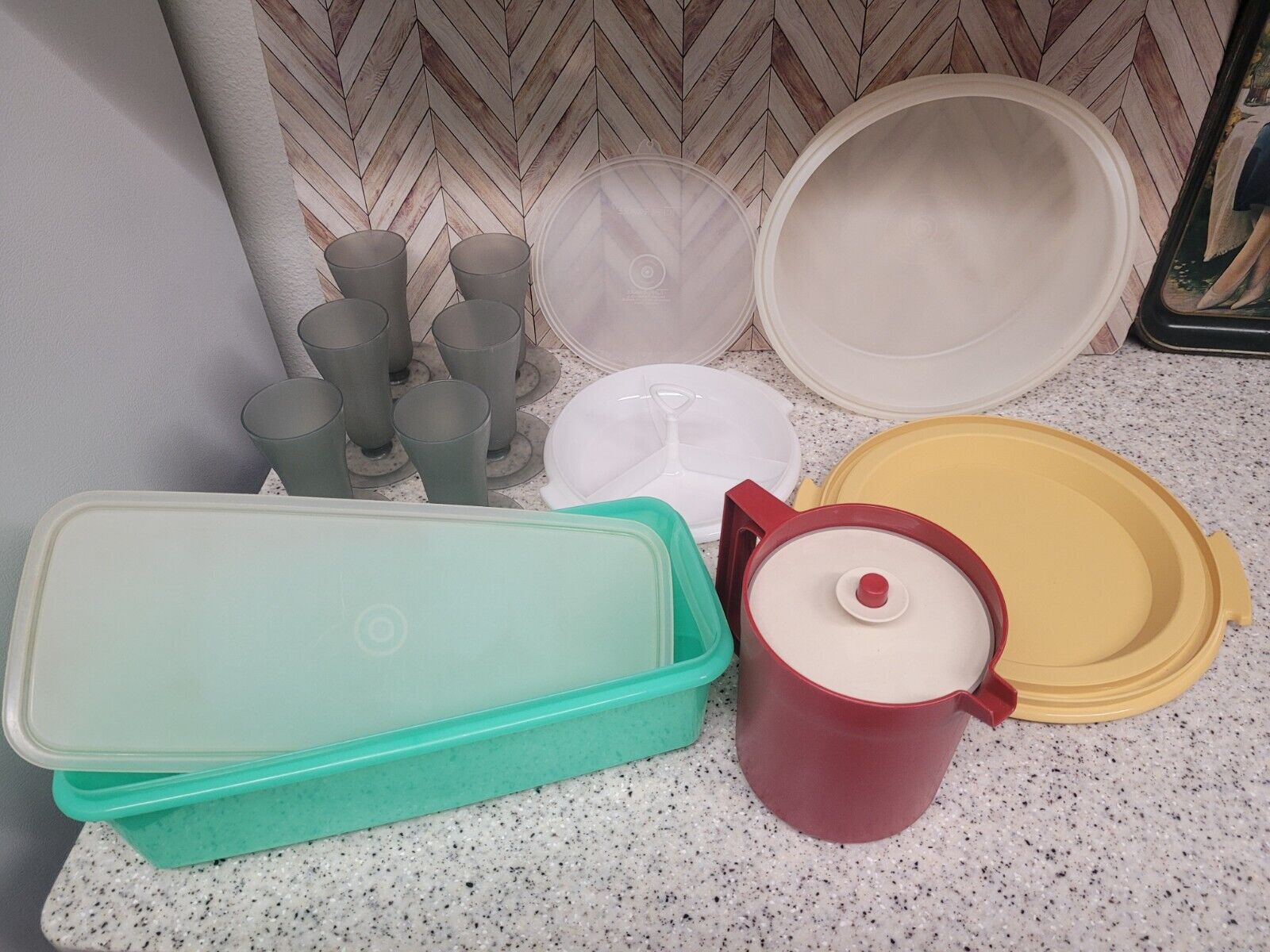 Lot Of 13 Miscellaneous Vintage Tupperware Containers & Kitchen Ware