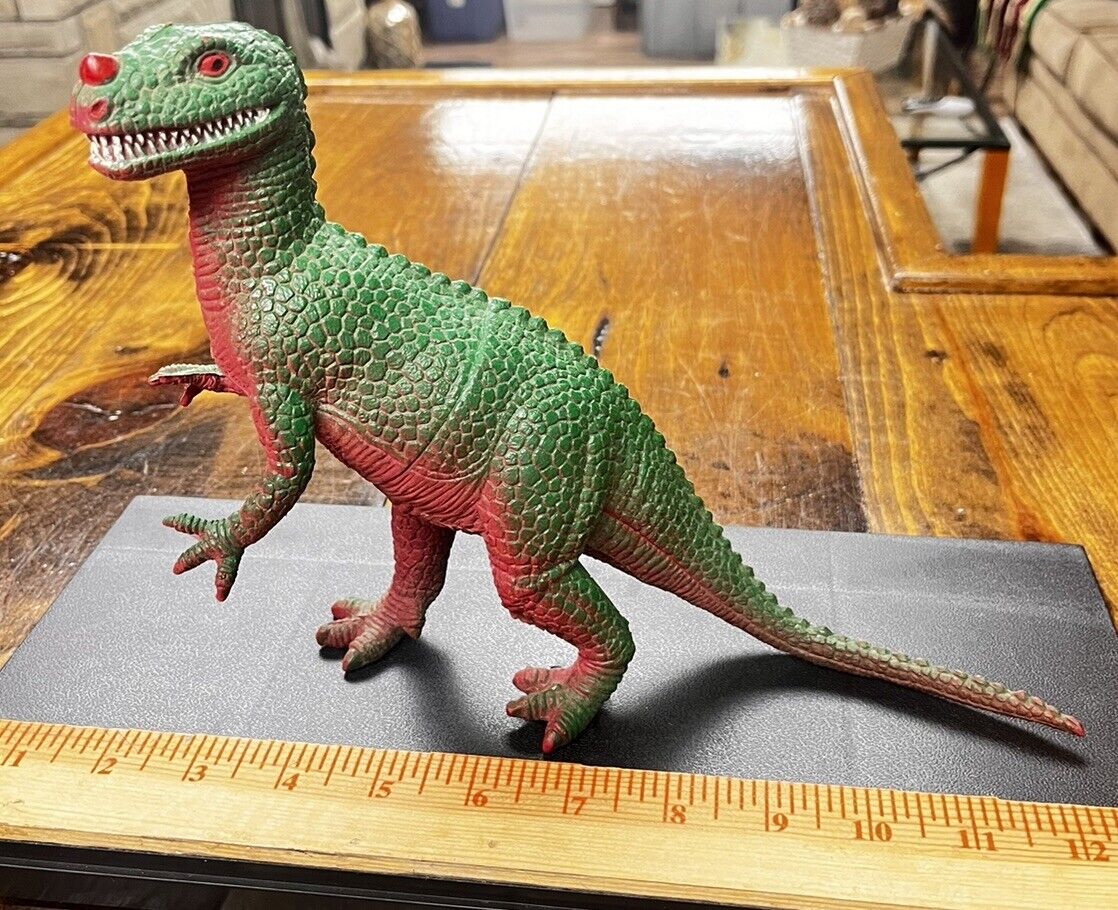 1990\'s Imperial like Ceratosaurus dinosaur model--12 inches