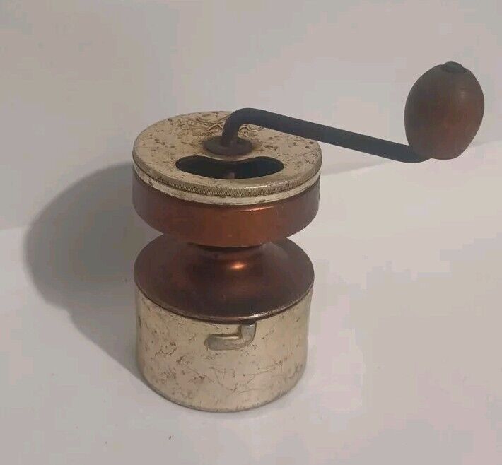 An old manual coffee and toile grinder in excellent condition, French made\
