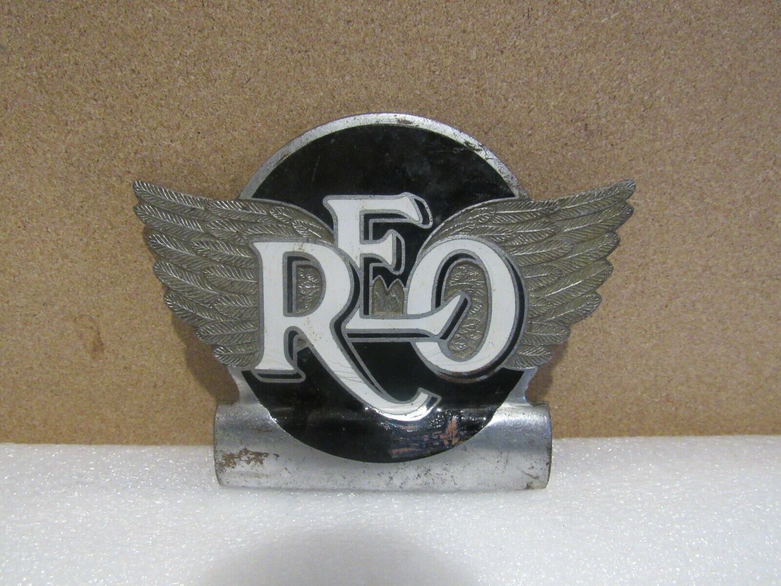 Vintage REO Emblem Model F wagon 1916-30 Radiator Grille Badge Wings Original