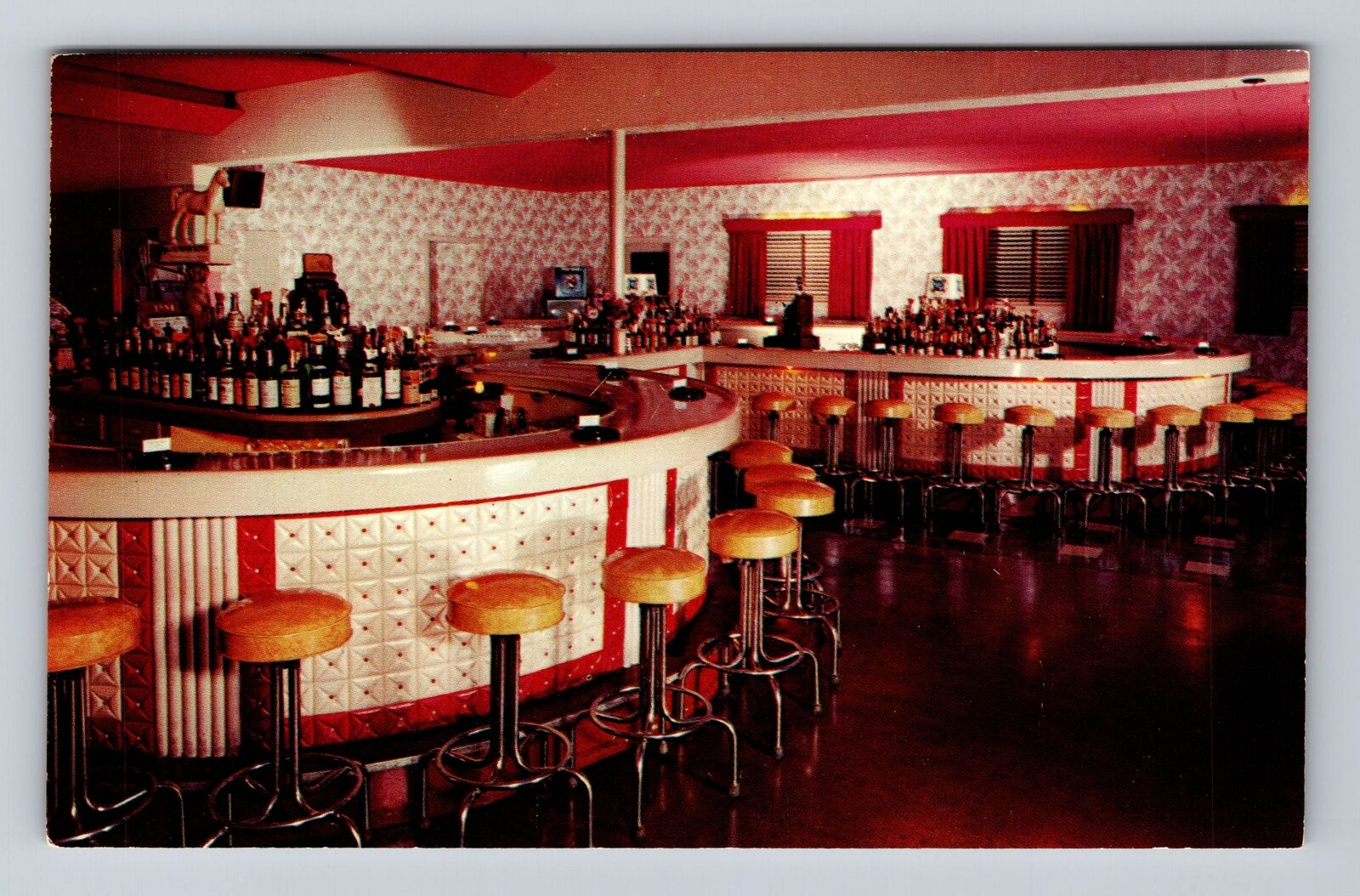 Bushkill PA-Pennsylvania, Spacious Bar at Fernwood, Antique Vintage Postcard