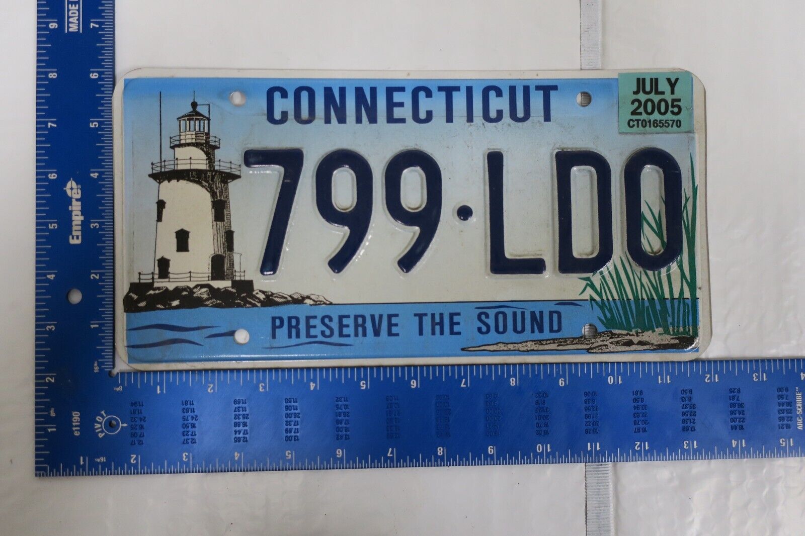05 2005 CONNECTICUT CT LICENSE PLATE NATURAL STICKER 799-LDO LIGHTHOUSE GRAPHIC