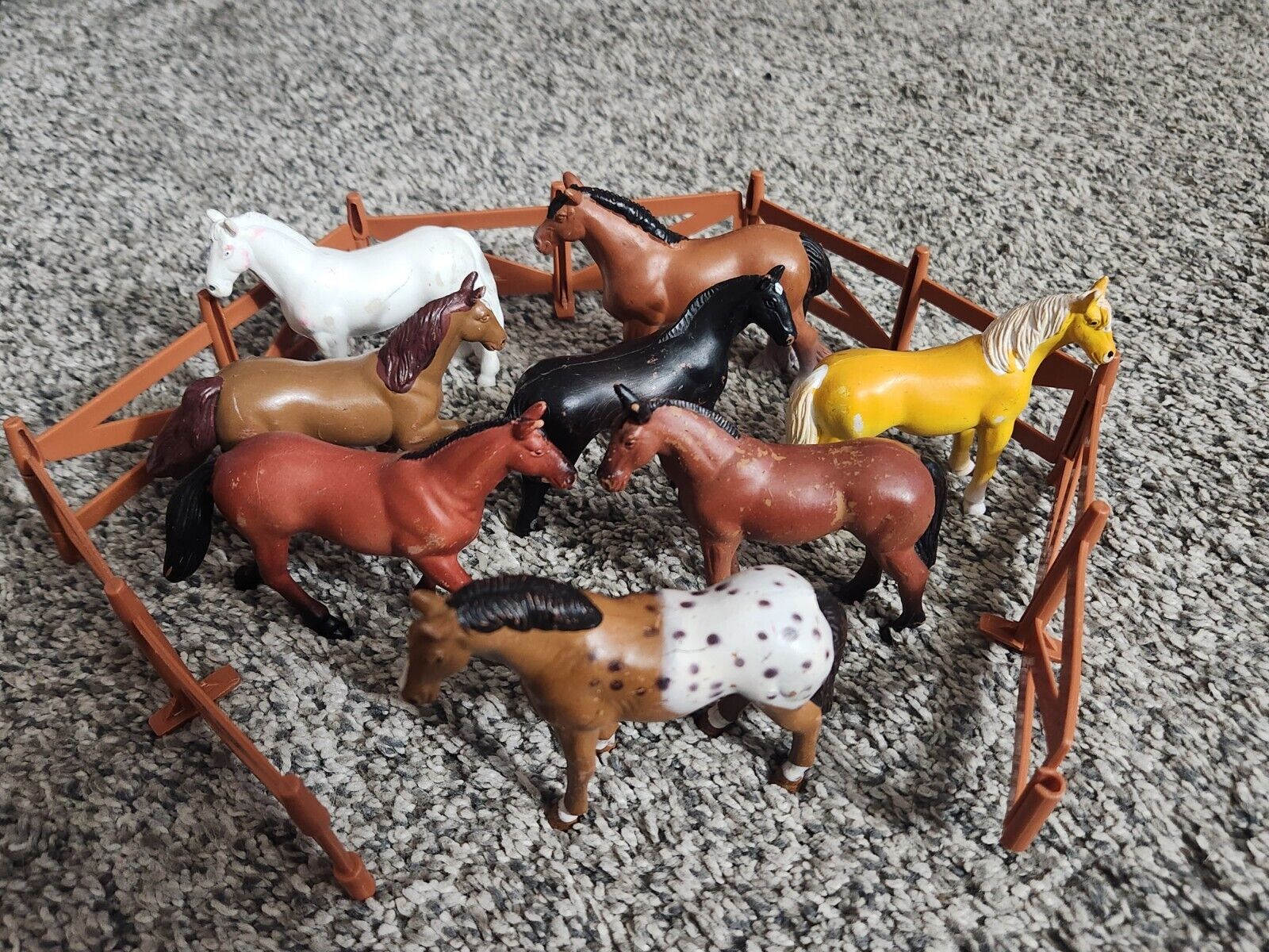 8 Vintage Funrise Horses With Fence 