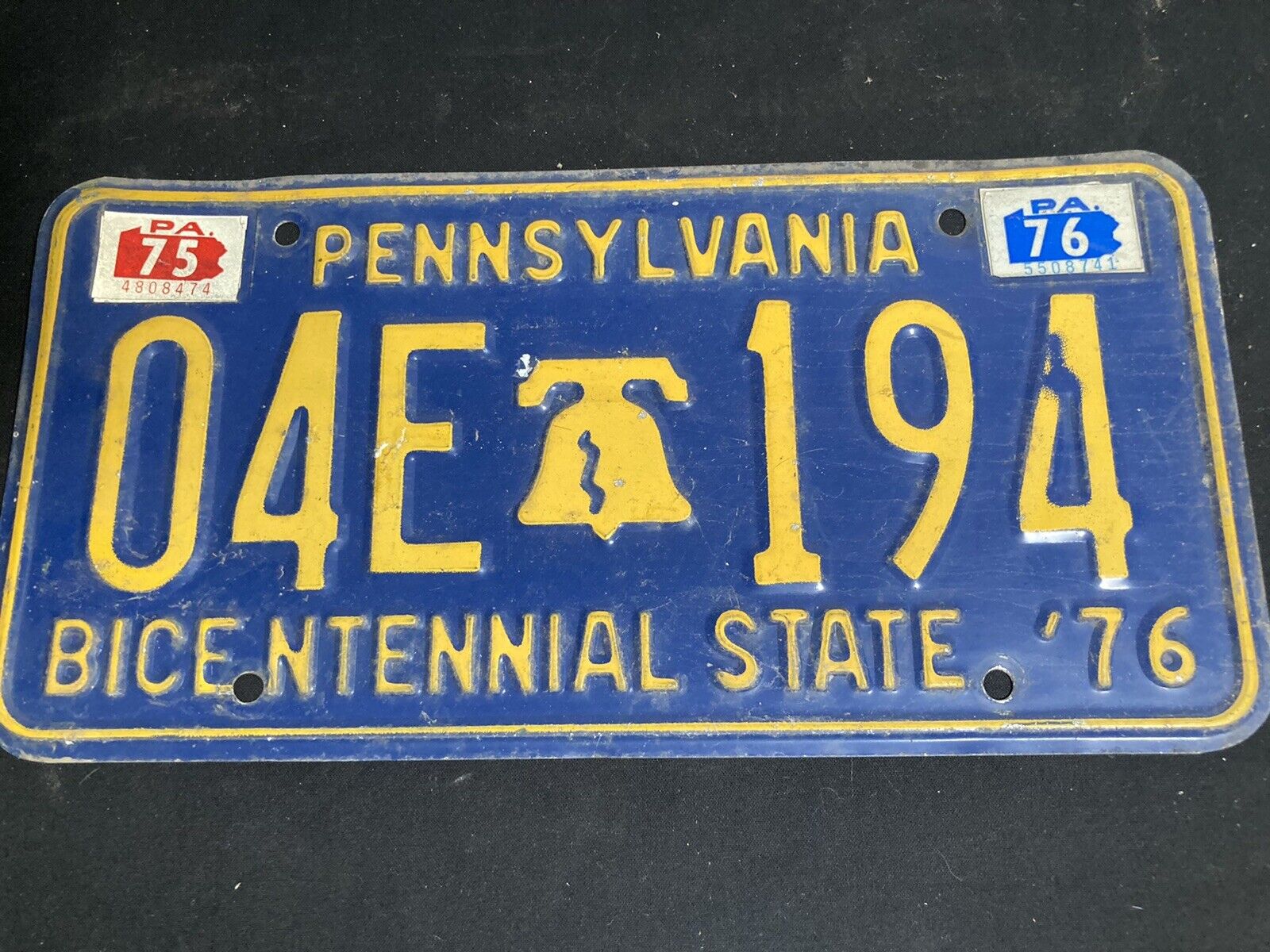 Pennsylvania 1971 BICENTENNIAL STATE License Plate # 04E-194