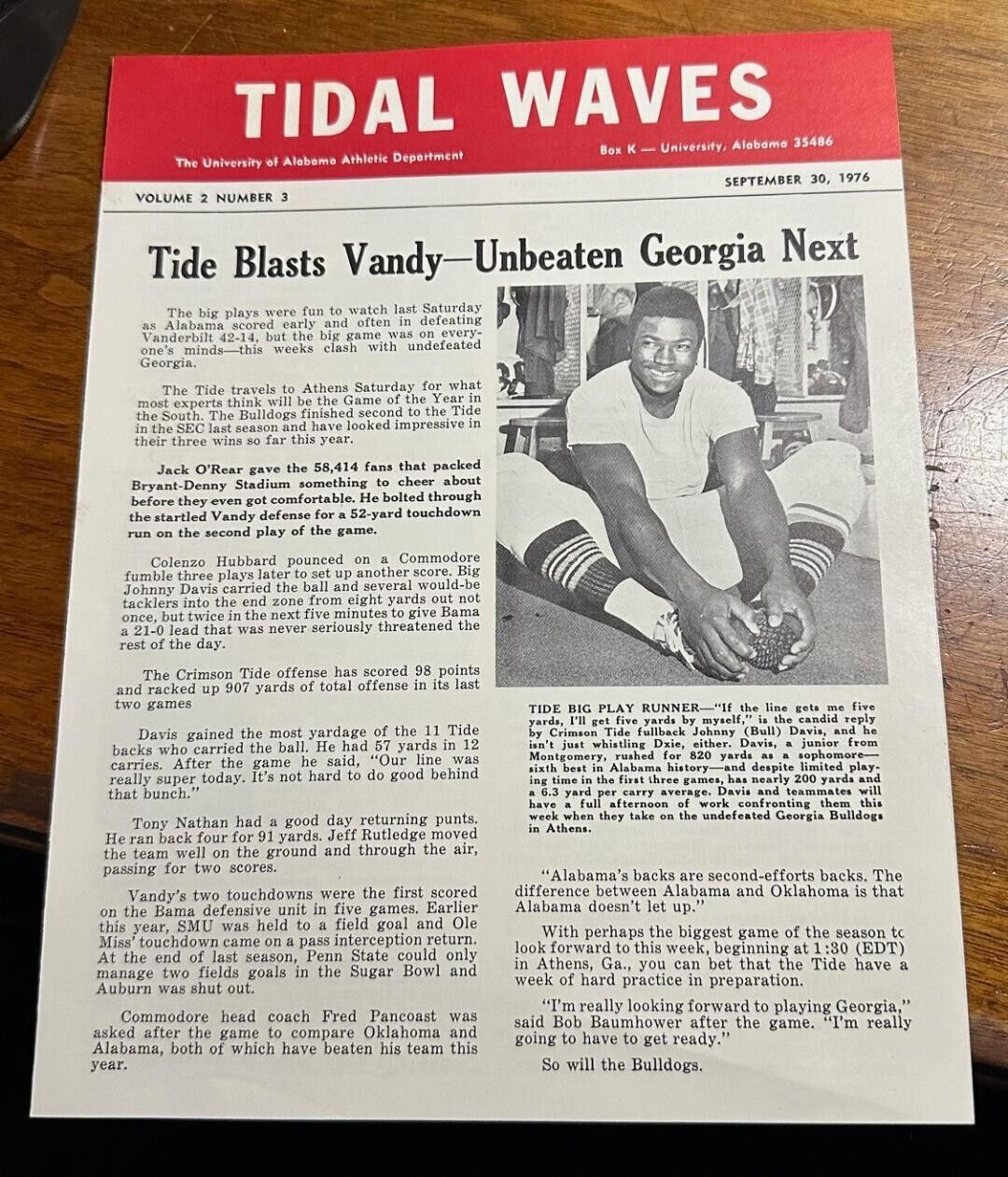 University of Alabama 1976 Volume 2 #3 TIDAL WAVES Football Brochure Schedule