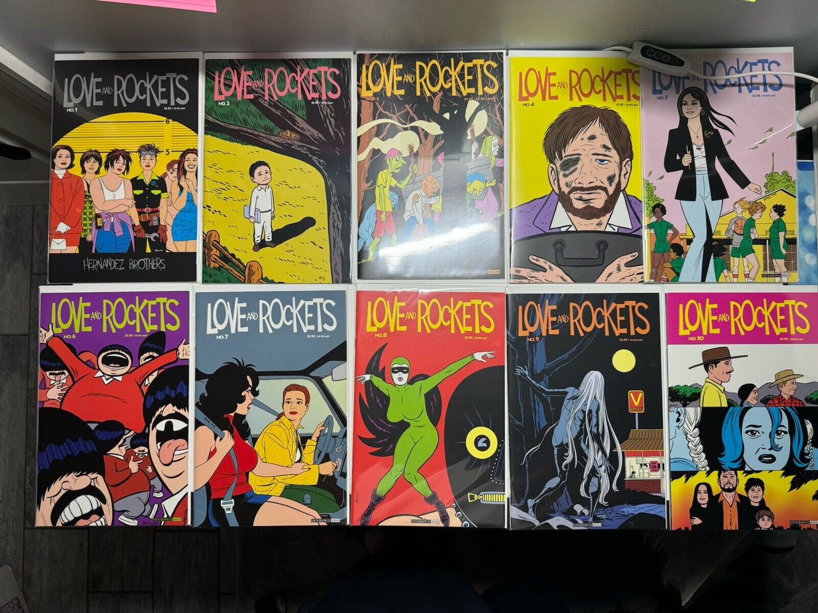 Love And Rockets 1 Thru 10. All Mint Condition. Ready To Be Graded. 