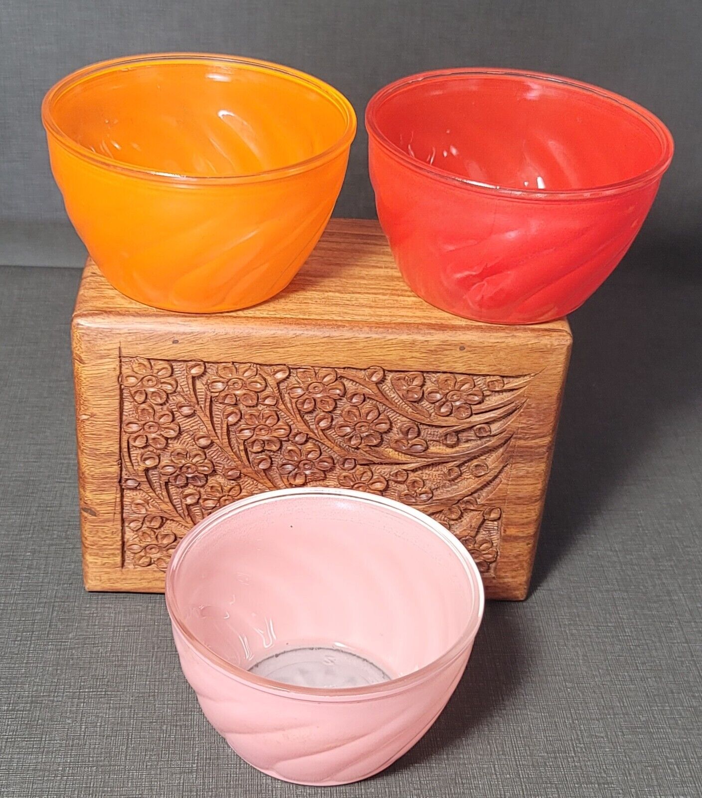 VTG Anderson Erickson Dairy Cottage Cheese Glass Swirl Bowls Red Orange Pink