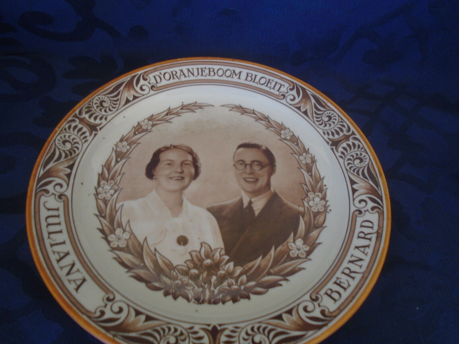RARE Plate commorating the engagement of Queen Juliana and Prince Bernard