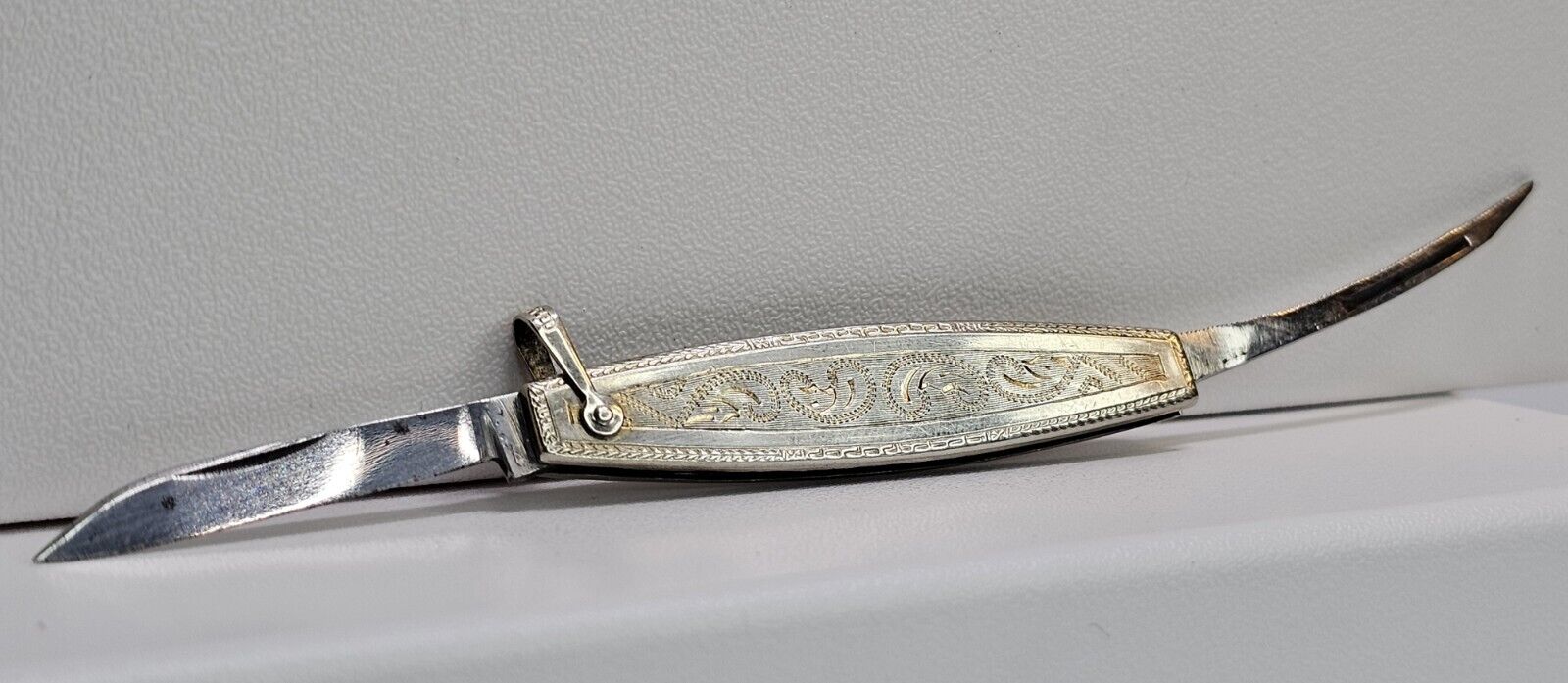 Vintage or Antique Gold Filled Engraved Design Pocket Watch Knife/Pendant
