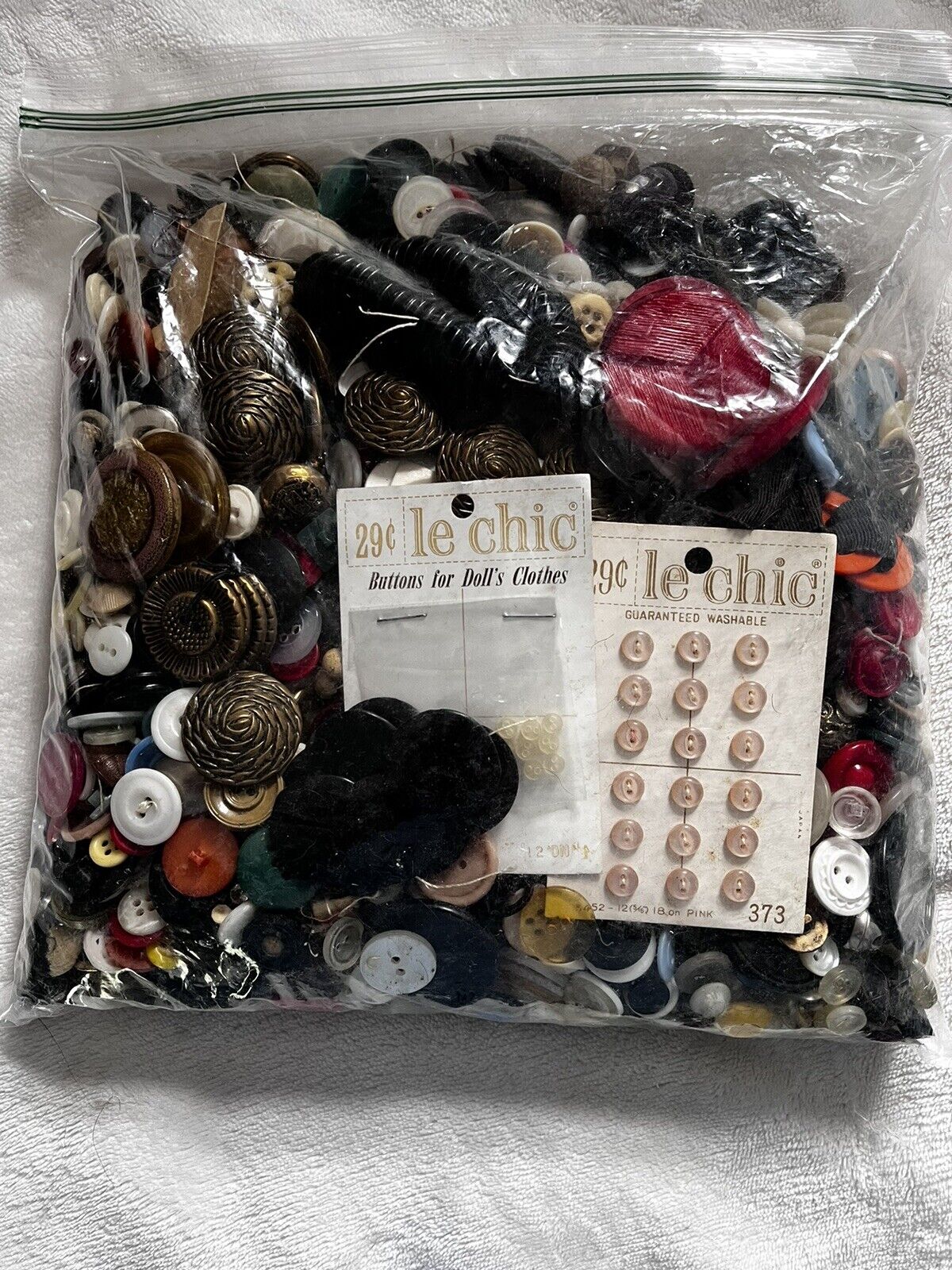 VTG Mixed Lot of Buttons Over 4 LBS