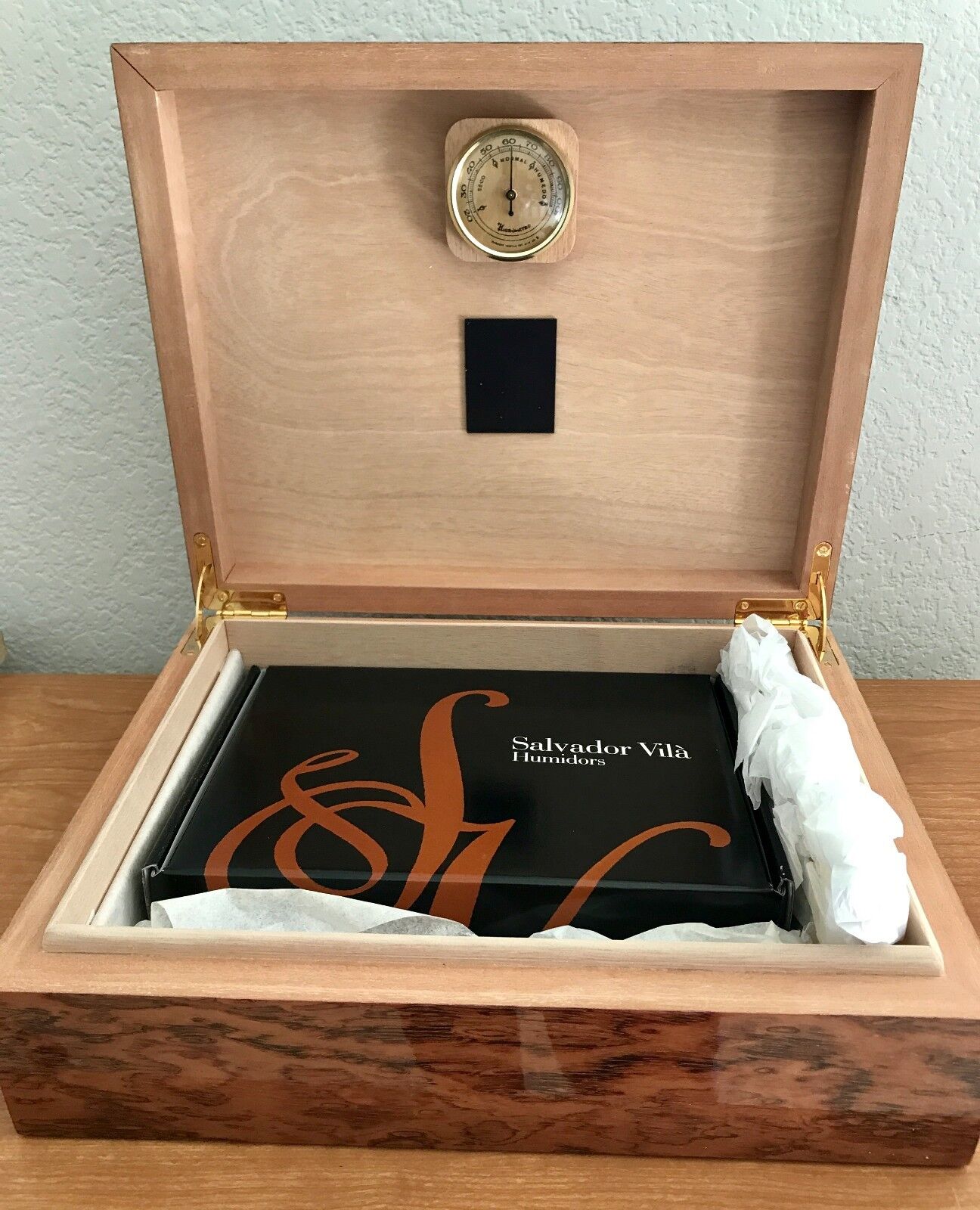 Salvador Vila Fully Polished Wooden Cigar Humidor Box w/ Humidifier & Hygrometer