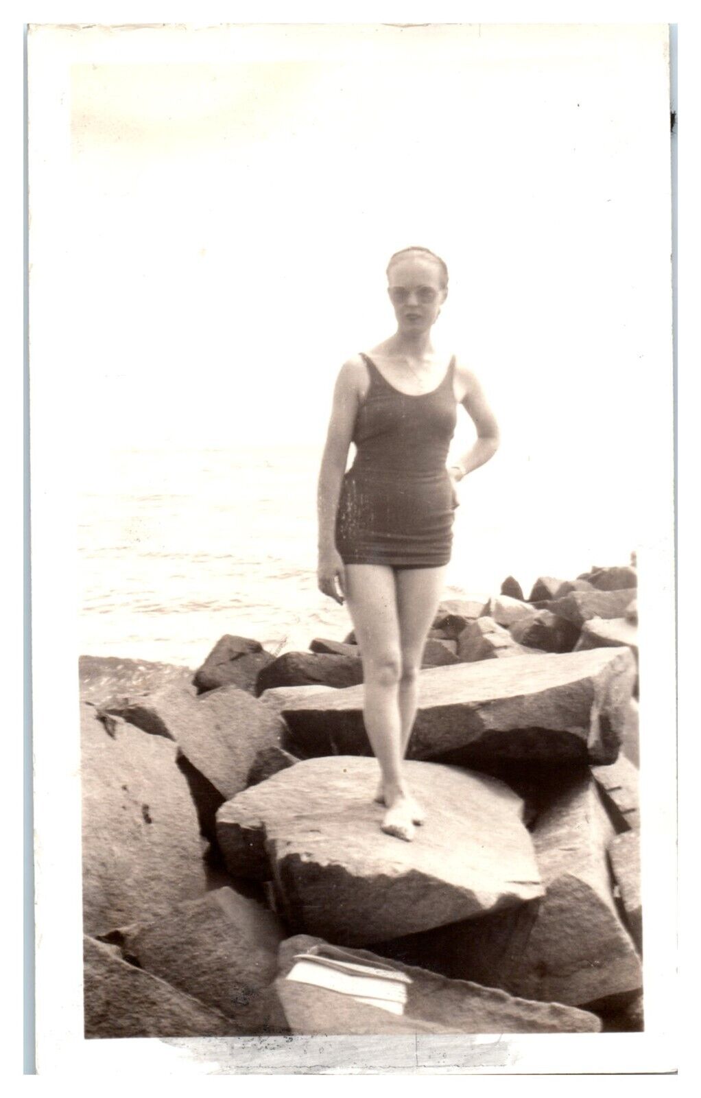 1930\'s Bathing Beauty Sunglasses Swim Suit Full Figure Amateur Model Photo A7