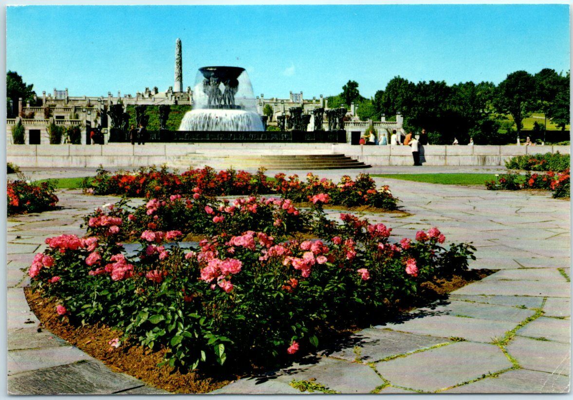 Postcard - View of the Vigeland Sculpture park with the Fountain - Oslo, Norway 