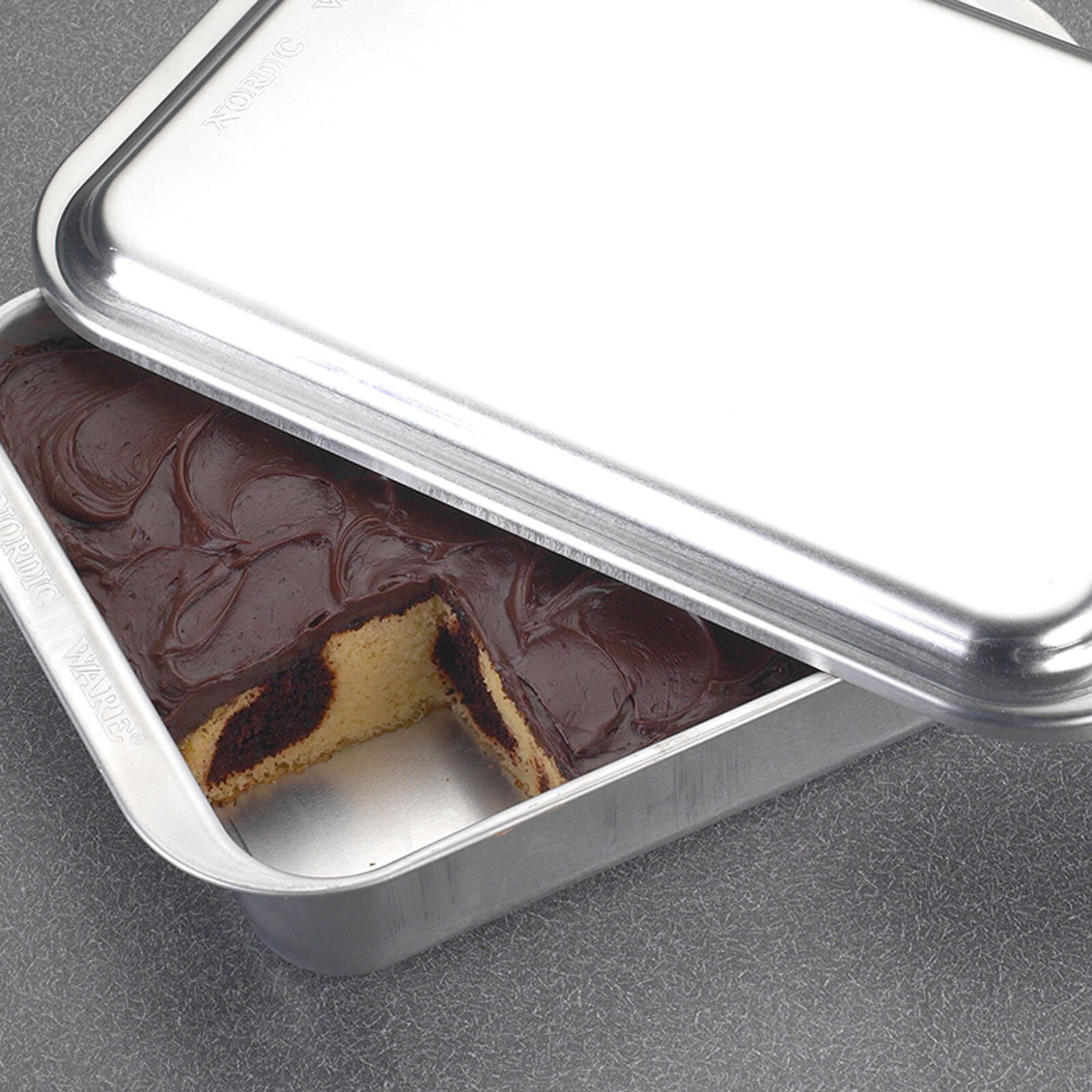 Nordic Ware 9 x 13 baking pan with lid made of natural aluminum for durability