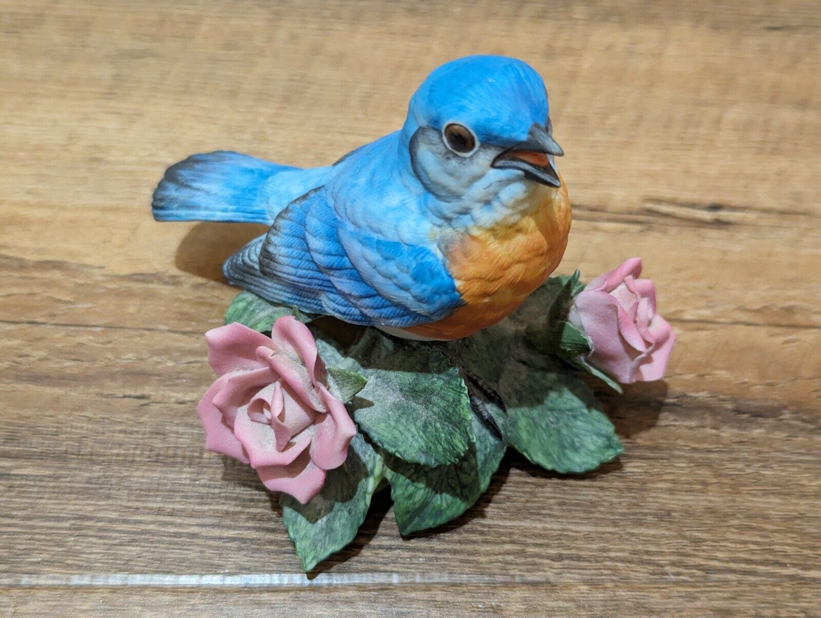 VINTAGE LENOX FINE PORCELAIN BIRD SCULPTURE EASTERN BLUEBIRD WITH PINK ROSES 