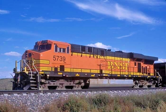 BNSF 5739 @ ALLIANCE, NE_SEPT 1, 2006_ORIGINAL TRAIN SLIDE