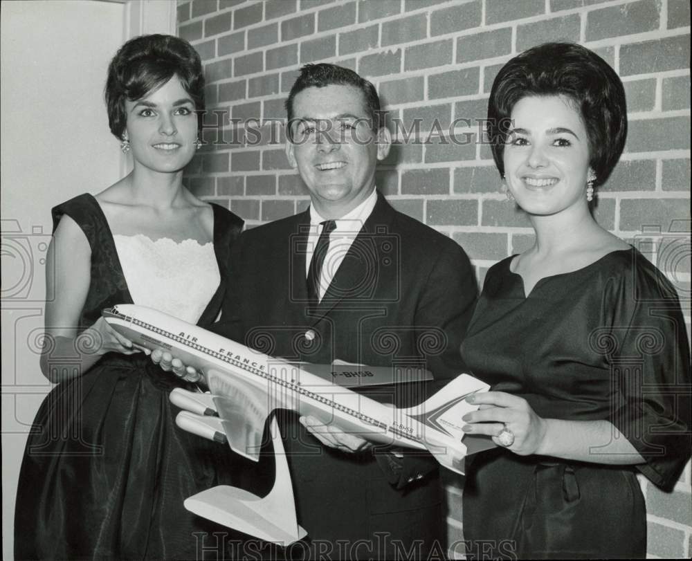1961 Press Photo Shirley Krc, George Gaskin, Jackie Kent of Air France airline.