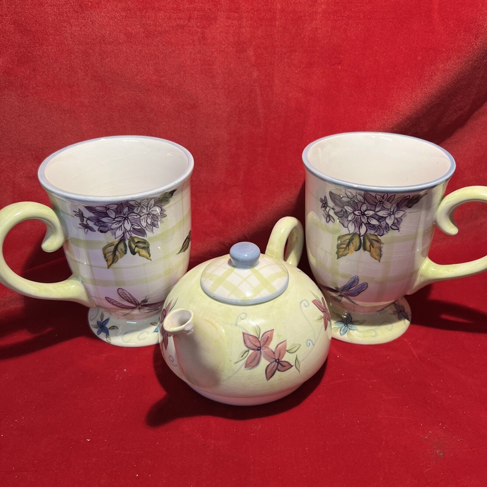 Vintage Zrike Company Individual Teapot with 2 Mugs and Lid -Floral Design (N73)