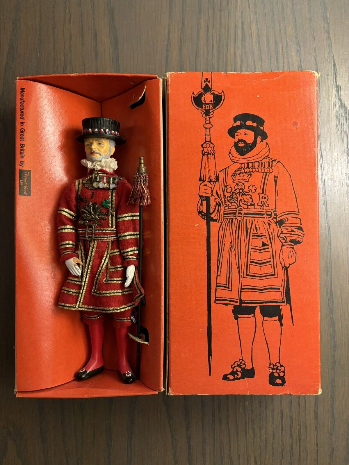 Vintage Yeoman Warder HM Tower of London by Peggy Nisbet - Watchman Guard