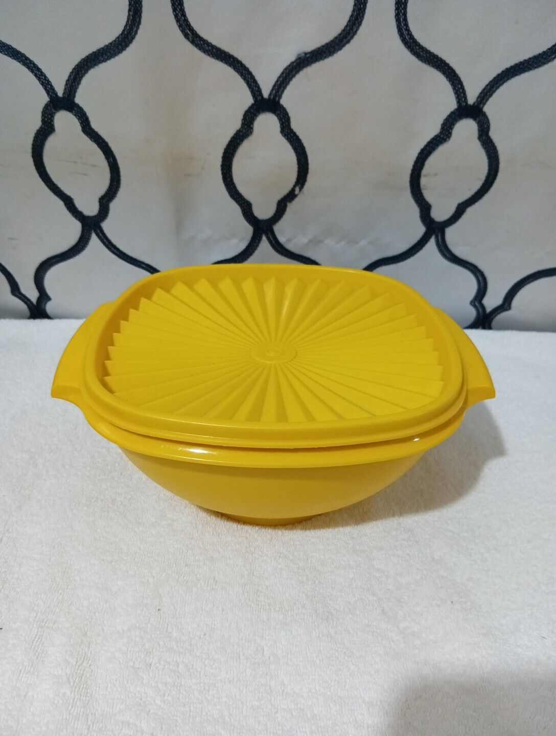 Tupperware Servalier Serving Bowl Push Tight Seal Yellow Classic