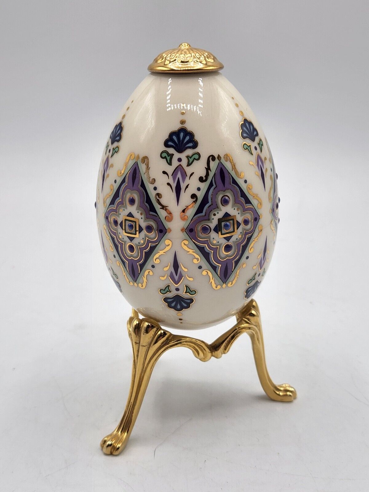 Lenox China Treasures Amethyst Porcelain Egg and Gold Stand 1994