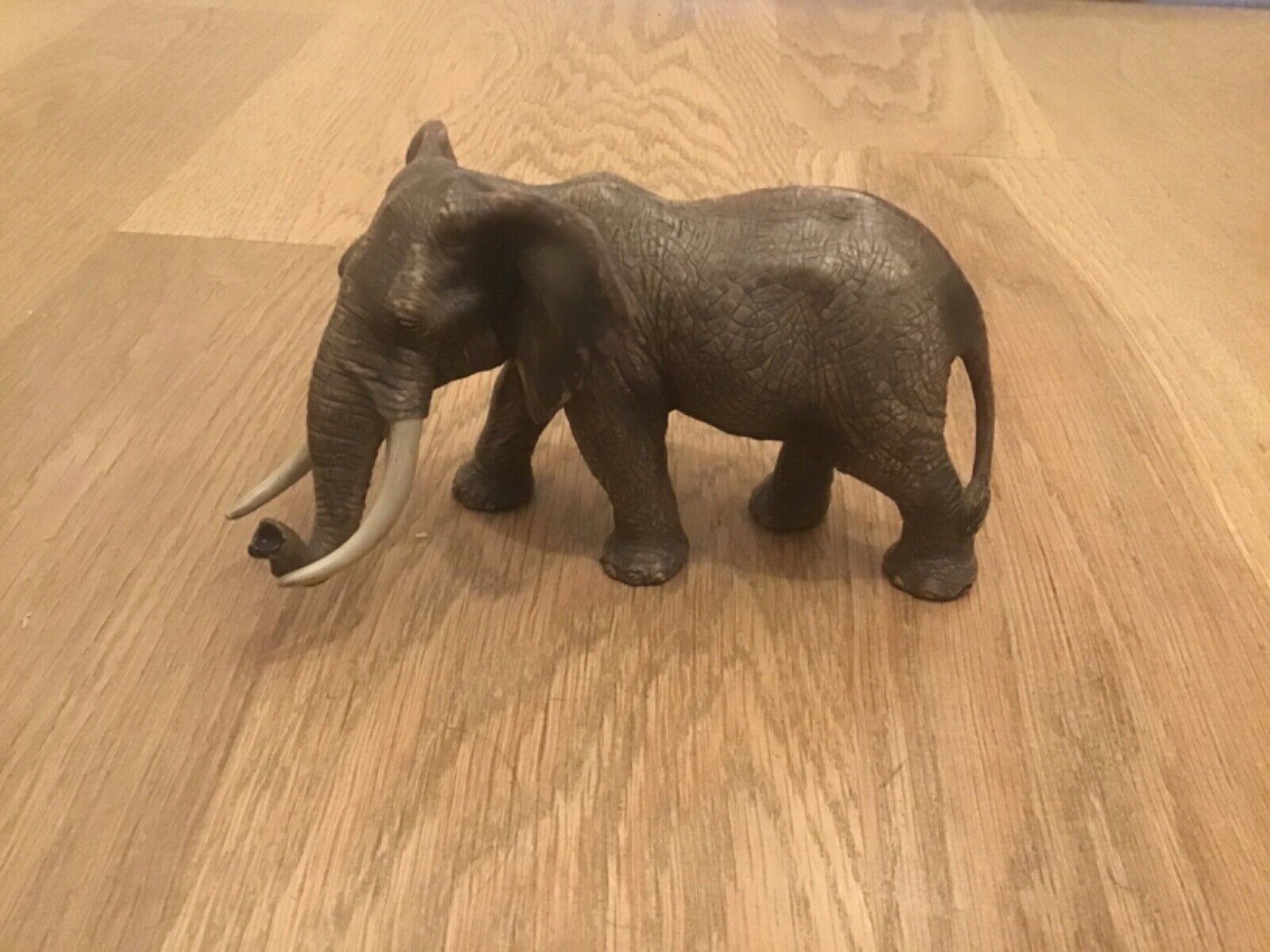 Schleich Animals: Rare Retired Male African Elephant Figurine 2011 D-73527