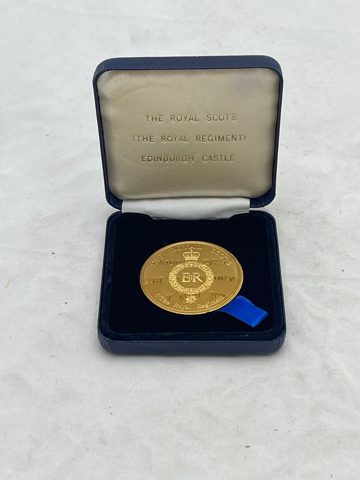 VTG ROYAL SCOTS TOYAL REGIMENT EDINBURGH CASTLE Proof Medal Medallion w/ Box