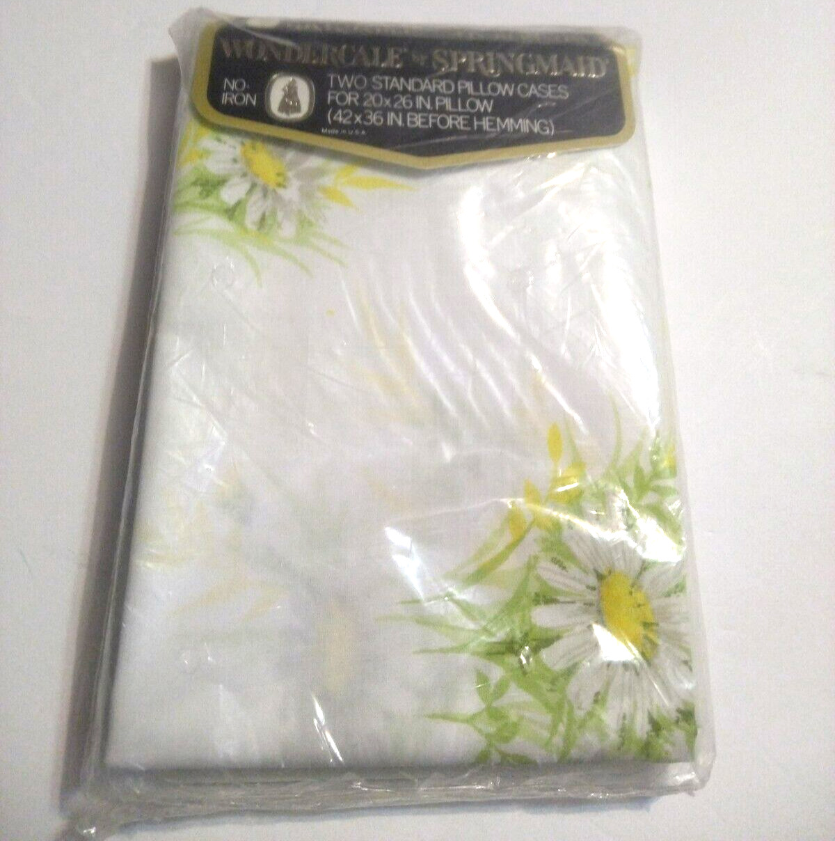 Vintage NOS Wondercale By Springmaid Two Standard Daisy Print Pillow Cases