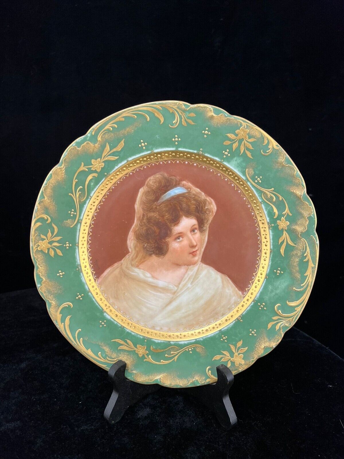 ANTIQUE ROYAL VIENNA HAND PAINTED PORTRAIT PLATE signed