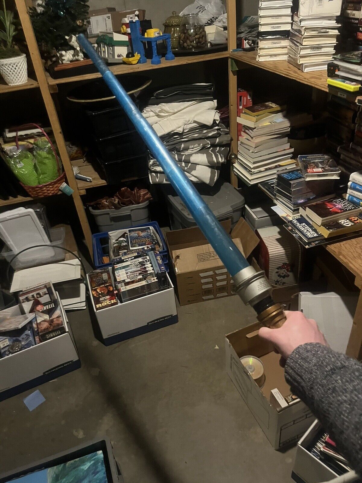 2004 Hasbro Star Wars Luke Skywalker Blue Retractable lightsaber Untested
