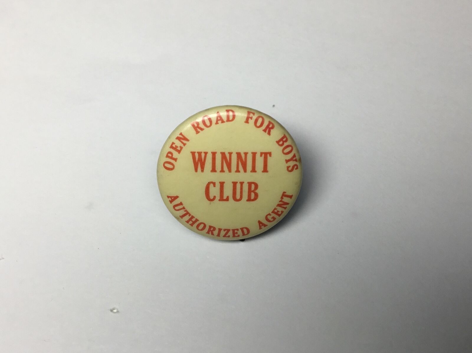 Vintage 1930s Winnit Club Authorized Agent Pinback 