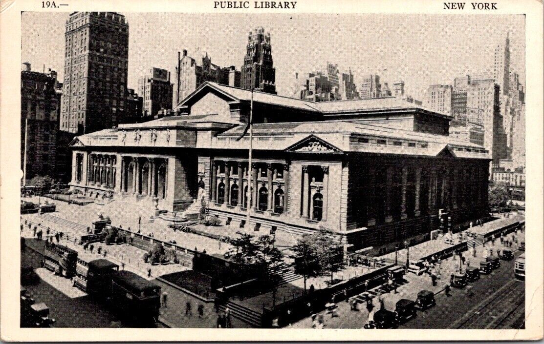 New York City NY Street View of Public Library Vintage Postcard PM 1942 Photo