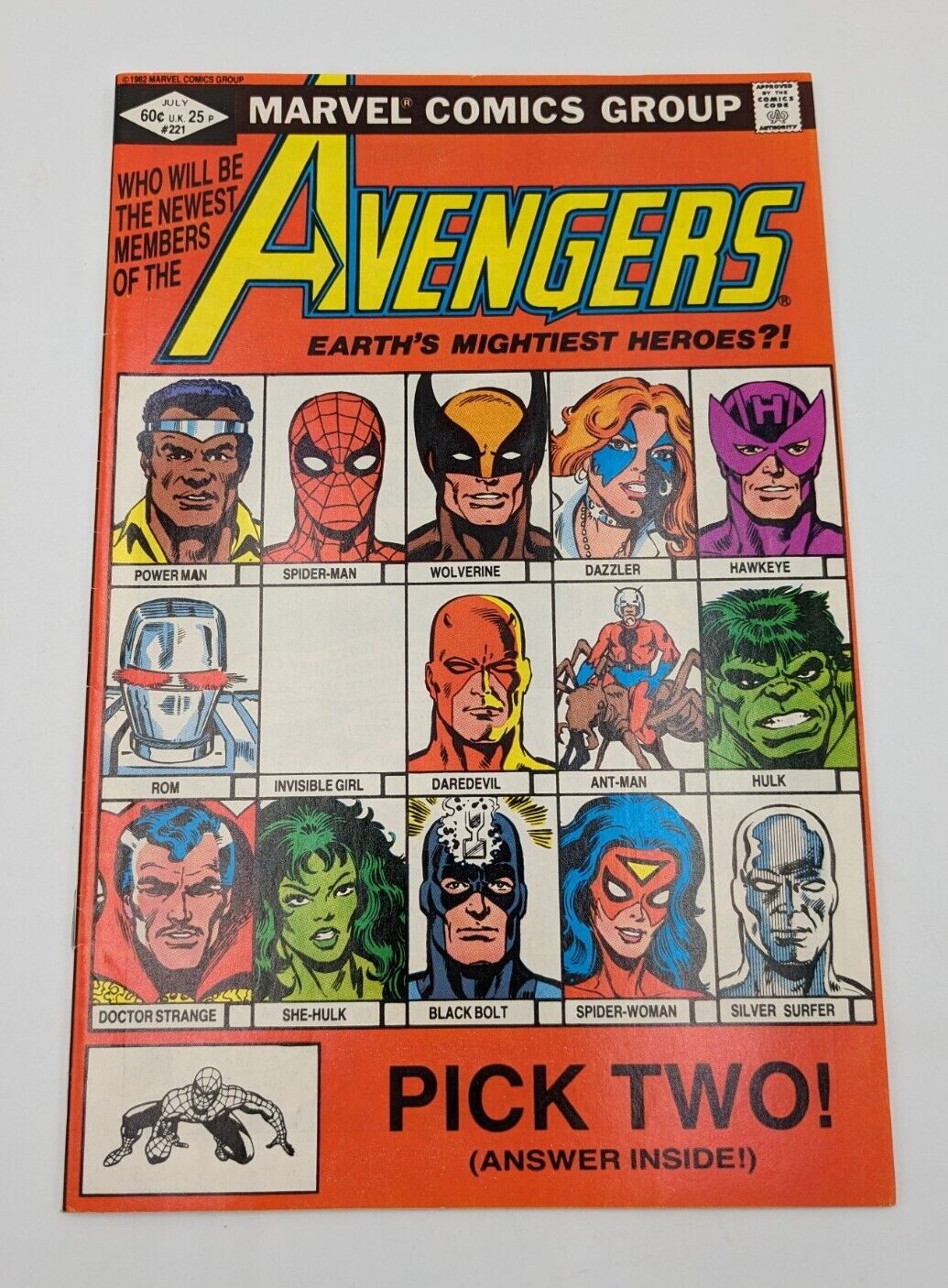Avengers #221 (FN+) She-Hulk joins the Avengers Marvel 1982