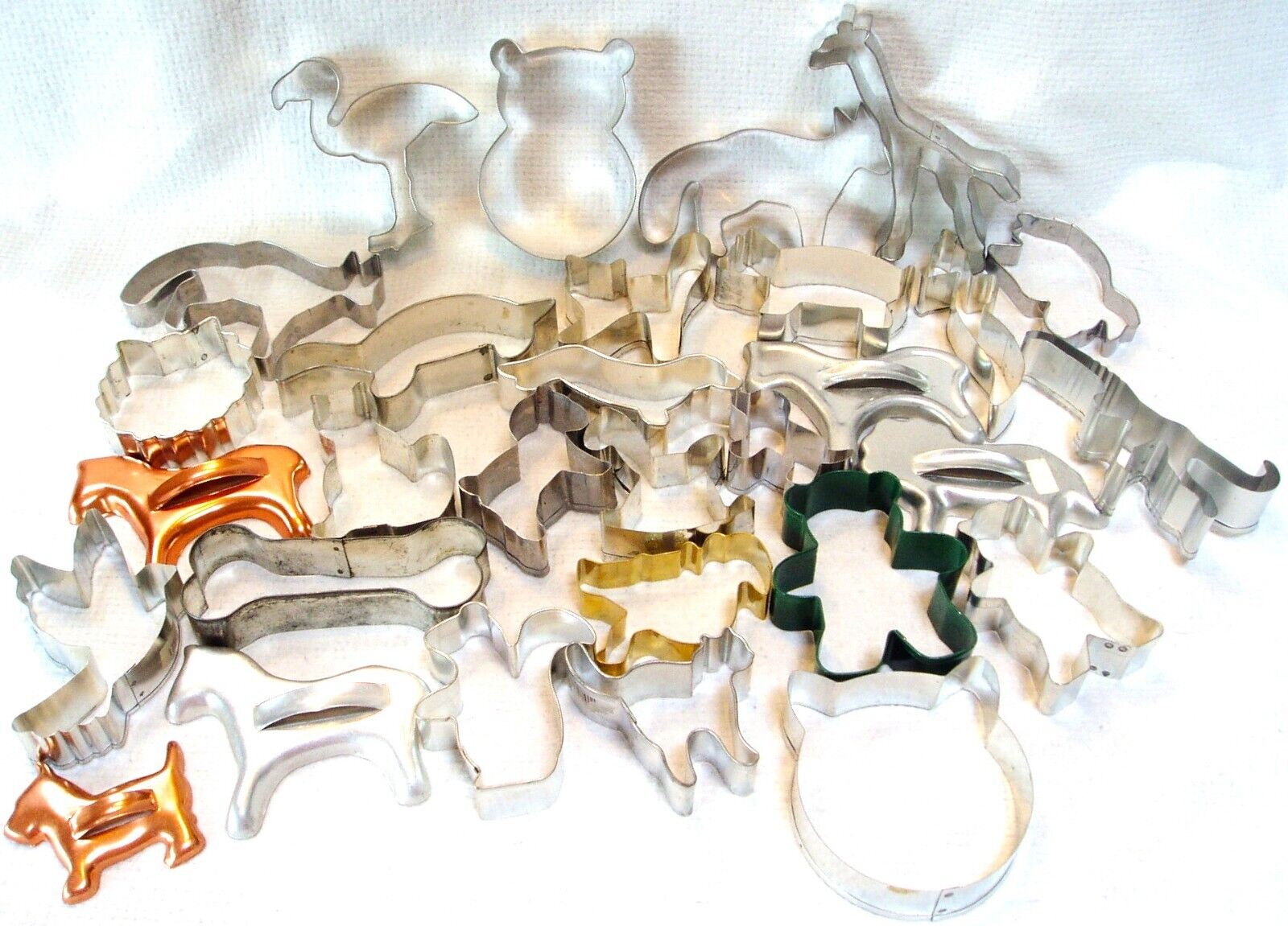 NWOT Lot of 30 LARGE & SMALL ANIMAL THEMED METAL COOKIE CUTTERS fox bear giraffe