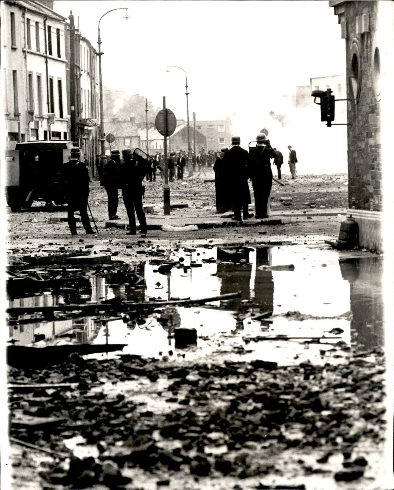 LG77 1969 Original Photo SCENES FROM RIOT-TORN LONDONDERRY BOGSIDE AREA DAMAGE