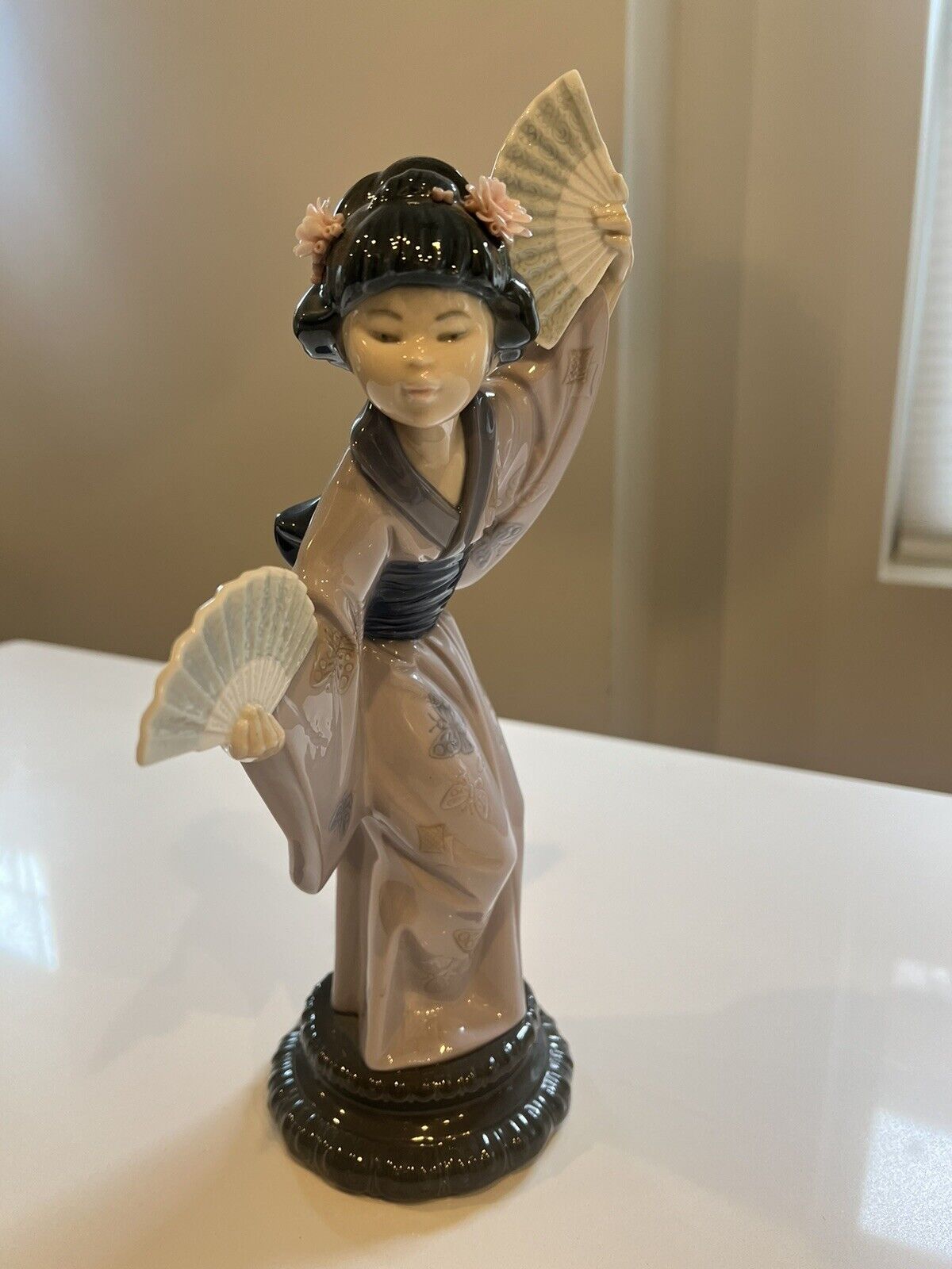 Lladro (4991) “Madame butterfly”. great Condition, No Box