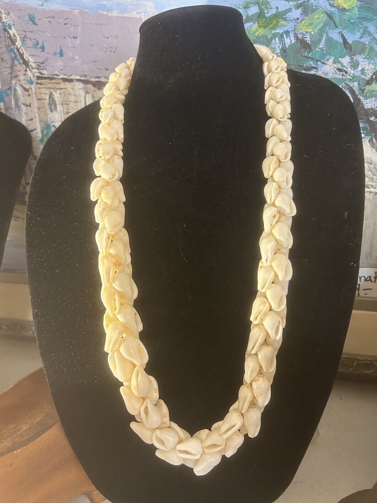 Hawaiian 100% White Aileia single Necklace 32” Long