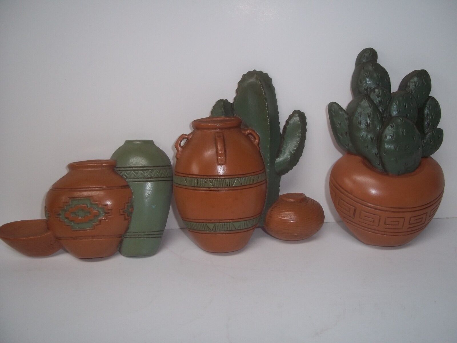 VINTAGE BURWOOD 3 Pc. SOUTHWEST WALL HANGINGS CACTUS POTS WALL DECOR MADE in USA