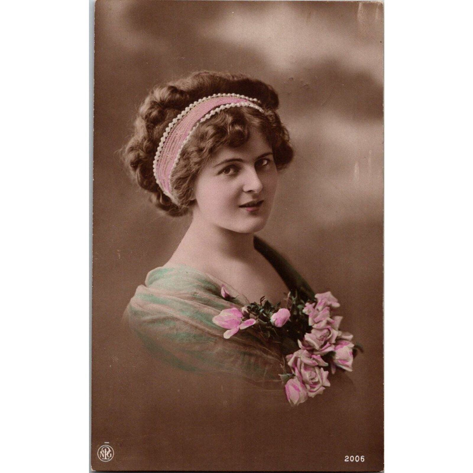 Vintage Edwardian Postcard Beautiful Woman with Flowers Pink Roses 1900\'s Tinted