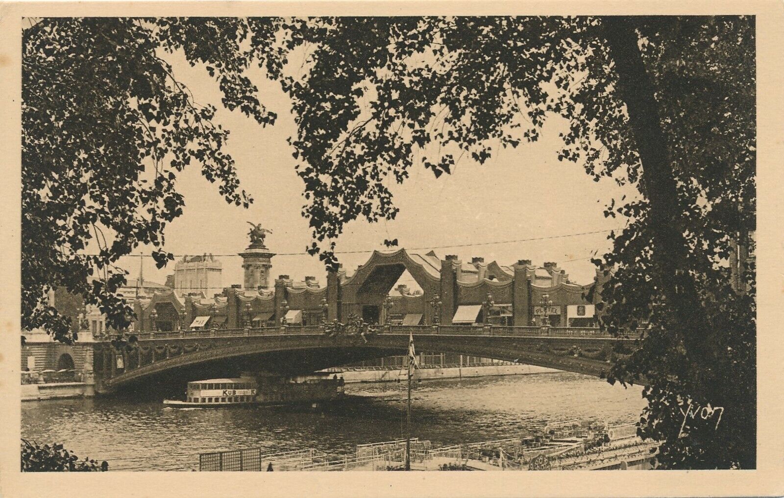 1925 Paris Exposition des Arts Decoratifs Les Boutiques du Pont Alexandre III