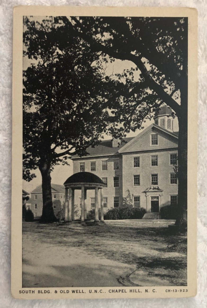 Postcard Old Well S Bld University North Carolina Chapel Hill Graycraft Co 1940s