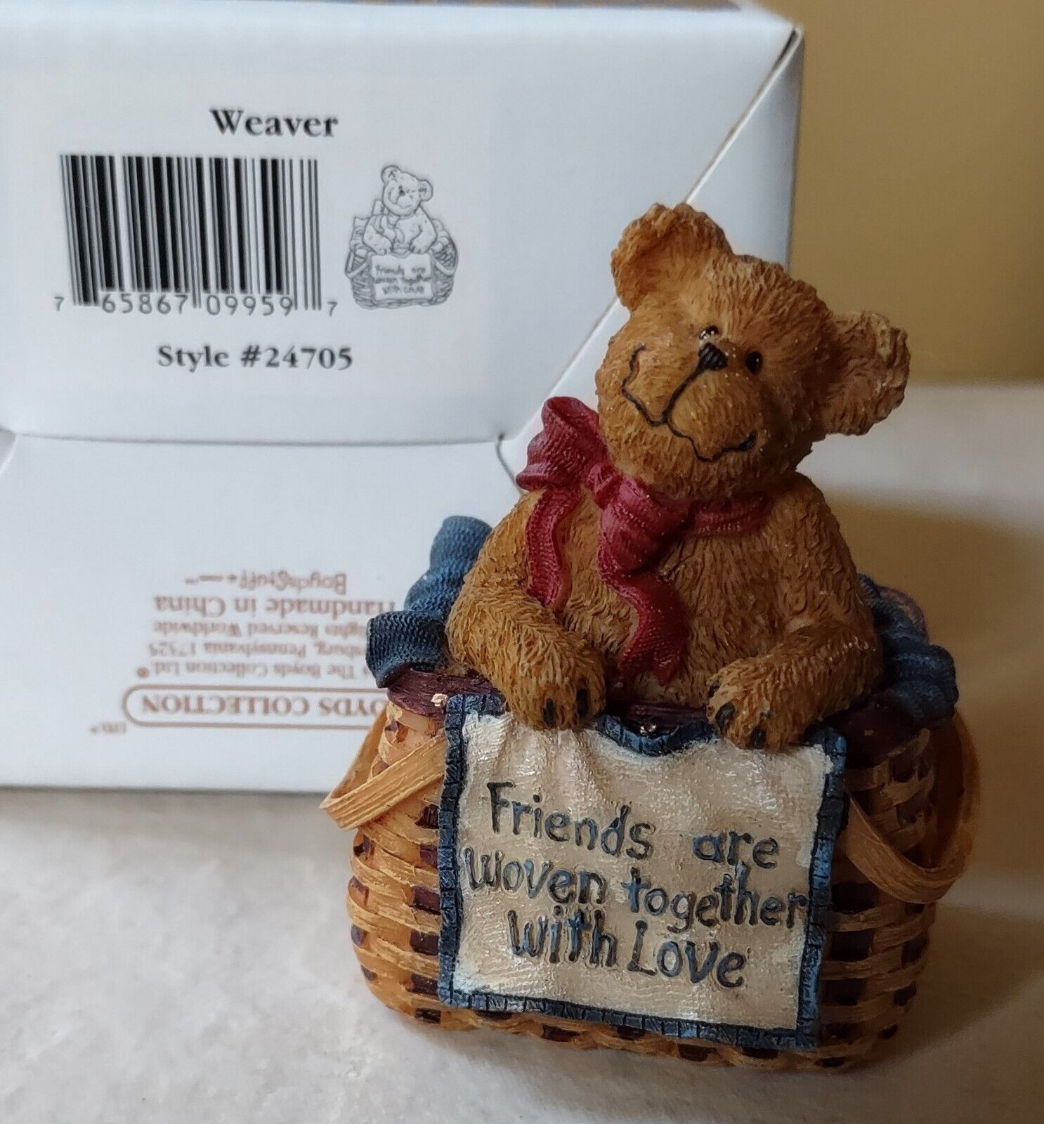 Retired Basketbearies~Boyds Collection~Weaver 2004 Resin figurine