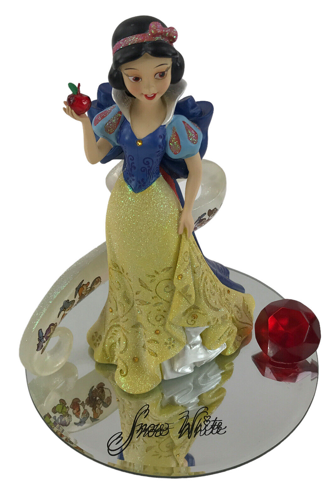 Disney's Snow White: Fairest of Them All Figurine Swarovski Crystals